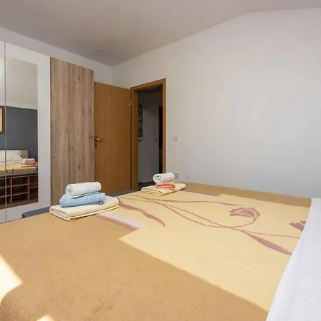 Lägenhet In 45071 Crikvenica