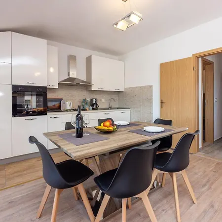 In 45071 Apartament *